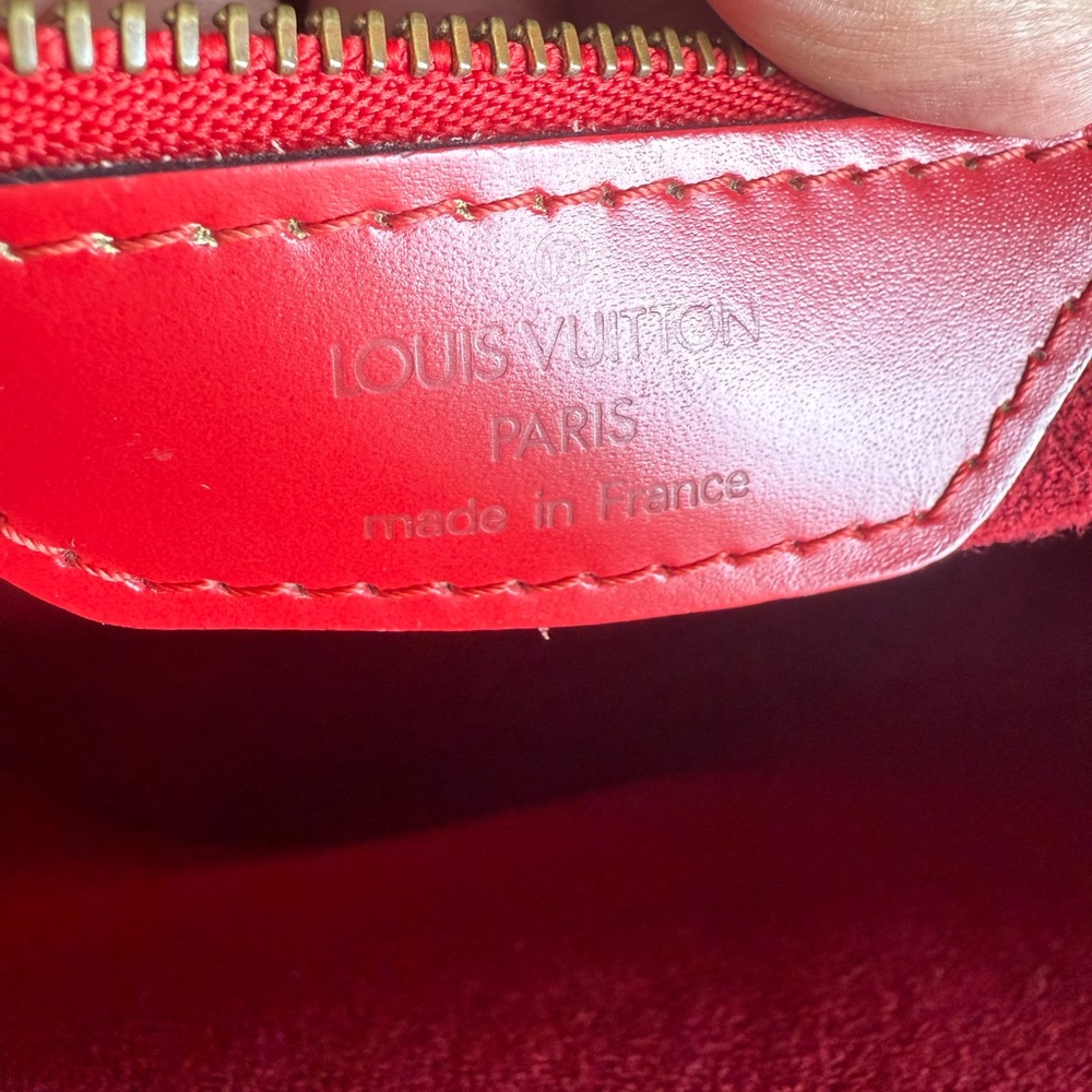 LOUIS VUITTON EPI SAINT JACQUES LARGE SHOULDER BAG. - Picture 16 of 17